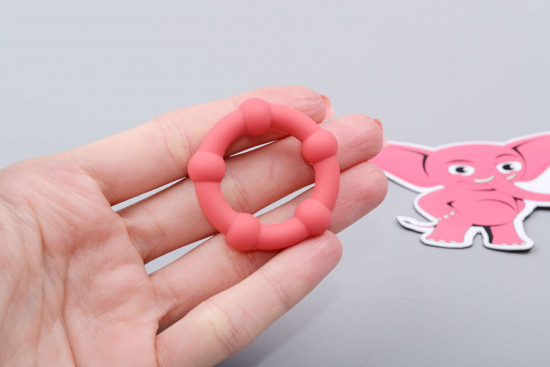 Erekčné krúžky Elephant Rings, v ruke