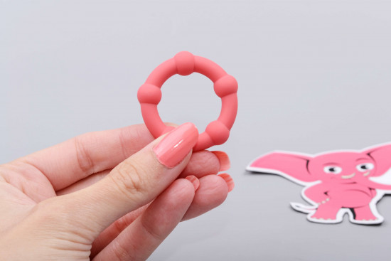 Erekčné krúžky Elephant Rings, v ruke