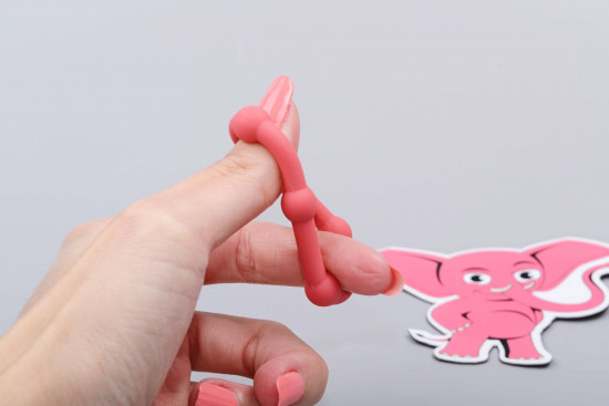 Erekčné krúžky Elephant Rings, v ruke