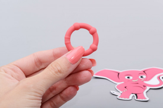 Erekčné krúžky Elephant Rings, v ruke