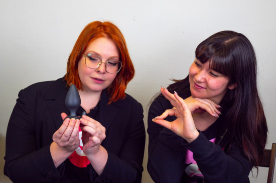 Oninder vibračný análny kolík s mobilnou aplikáciou (11 cm)