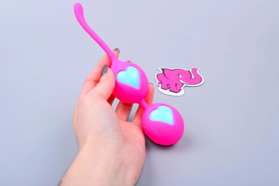 Venušine guličky Feel Silicone II, v ruke