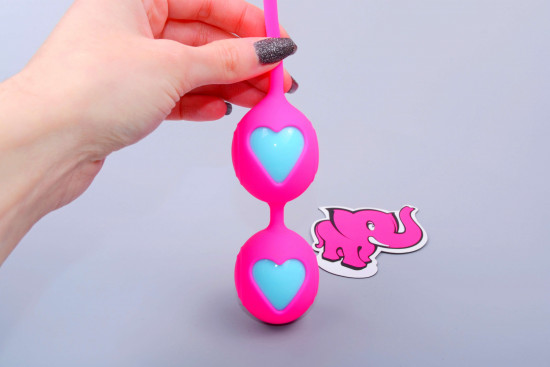 Venušine guličky Feel Silicone II, v ruke