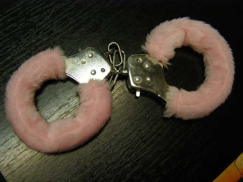 Kvalitné putá na ruky s plyšom - ružová