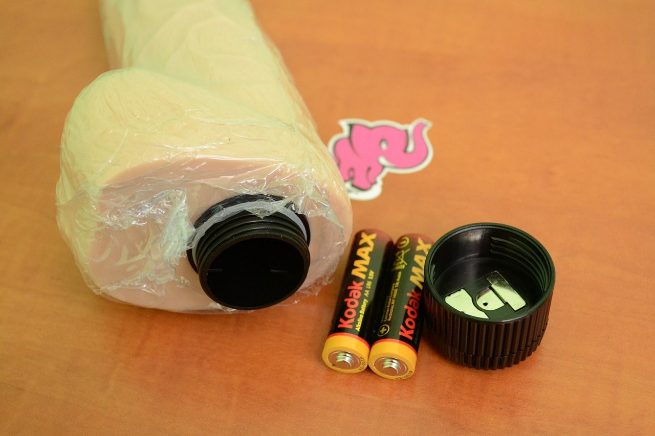 Vibrátor s semenníkmi BiggBoy 23 × 5 cm