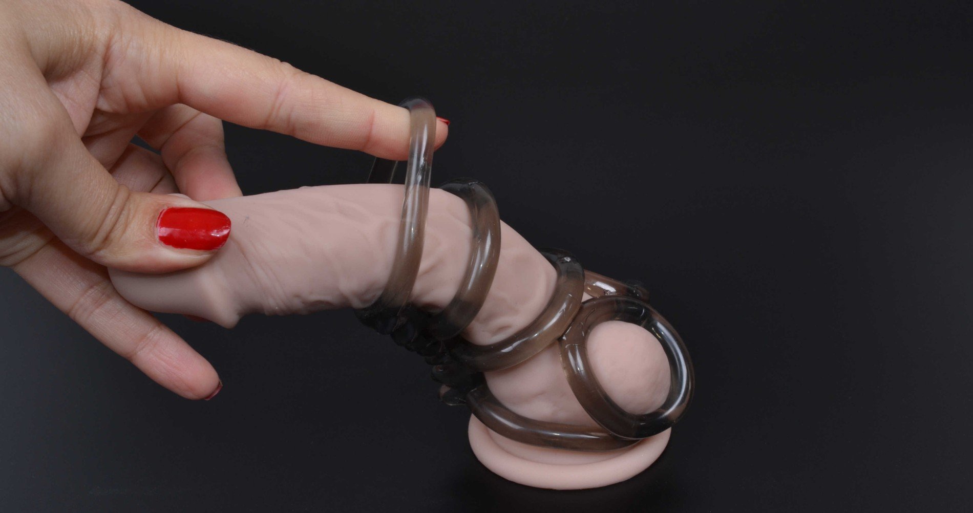Krúžok na penis a semenníky Smoky Spine, na dildu