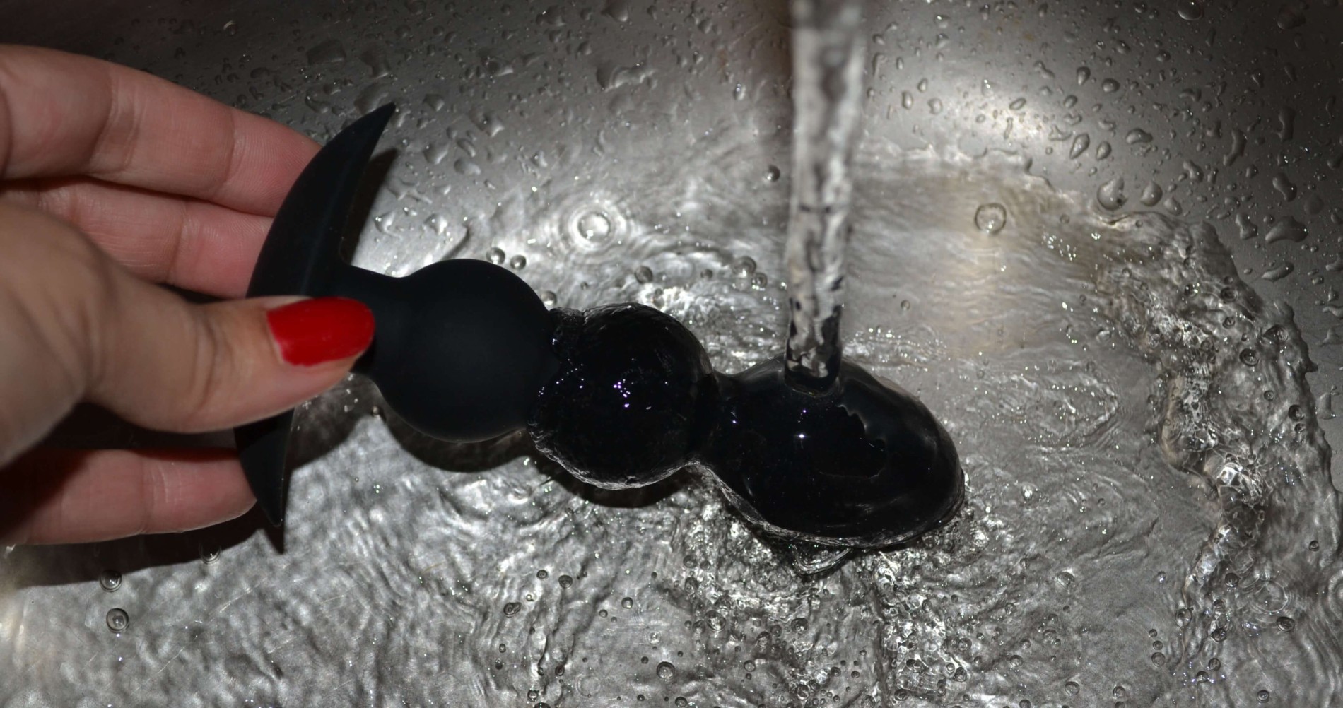 Análne guľôčky Heavy Balls, pod tečúcou vodou