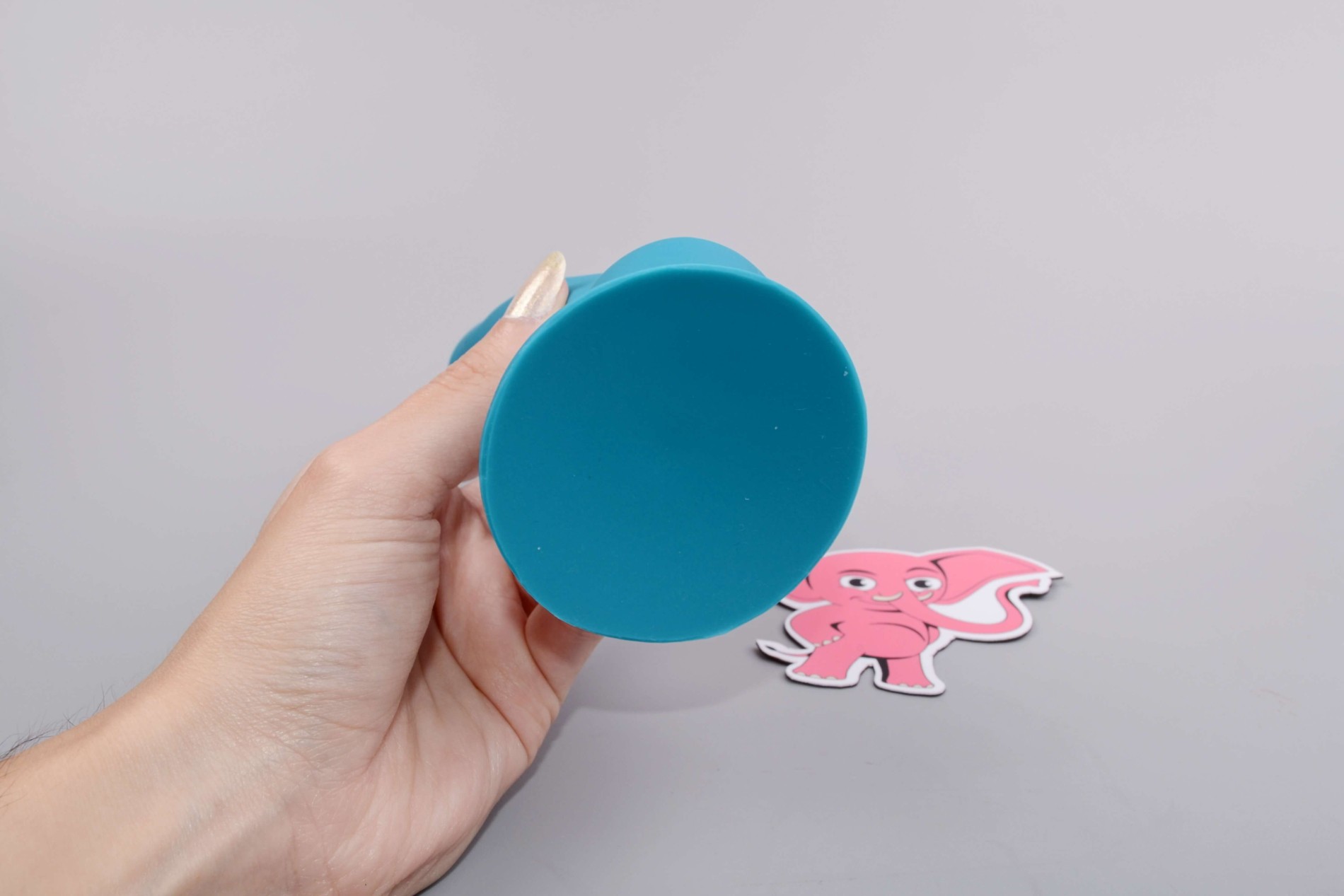 Dildo s prísavkou Sapphire Boy (18,4 cm), prísavka