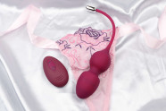 Vibračné venušine guľôčky Juicy Plum s diaľkovým ovládaním