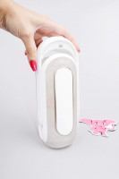 Tenga Flip Hole Zero EV vibračný masturbátor, v ruke