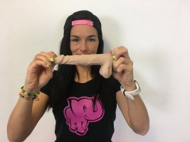 Dildo s prísavkou a semenníkmi Silicone (18 cm) a Dominika