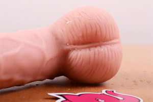 Silikónové dildo s prísavkou a semenníkmi (20cm) - detail semenníkov