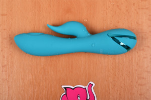 Silikónový vibrátor Tiffany Dream - fotenie v predajni Ružový Slon Havířov