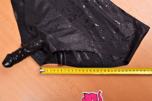 LateX nohavičky s dildom Glossy - meriame šírku nohavice