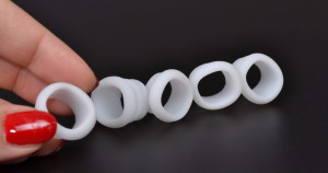 Satisfyer Pro Penguin náhradné násadky, v ruke
