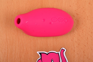 LELO Sona 2 sonická vibrátor - na stole