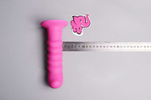 Silikónové dildo s prísavkou Hot Pink (18 cm), rozmery