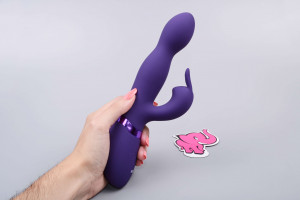 Rotačný vibrátor Viver Bunny, v ruke