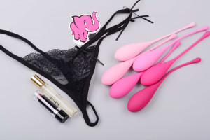 Sada vaginálnych činiek Deluxe Petite Kegel Balls