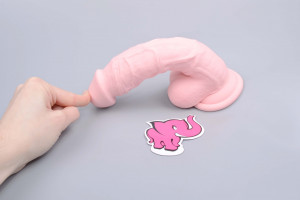 Silikónové dildo Median v ruke
