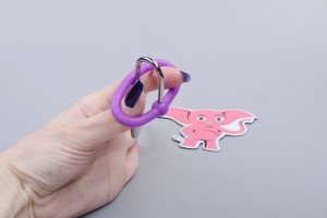 Sperma Stopper so silikónovým krúžkom Glans Ring (8 mm), v ruke