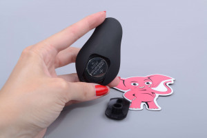 Análny kolík pre elektrosex Load of Pleasure s erekčným krúžkom a diaľkovým ovládaním, ovládač