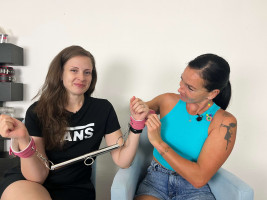 Rozperná tyč Steel Restraint, Lucka a Domča