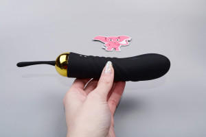 Sada tlakovej pomôcky a pulzátora – Pleasurix Duo, pulzátor, v ruke