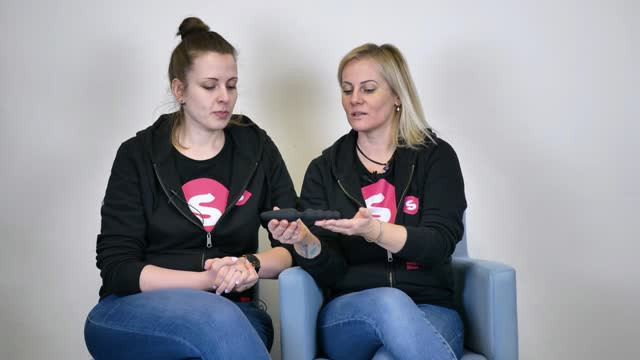 video: Lucka s Verčou predstavujú Dvojité dildo Ass Jacker (18 cm)